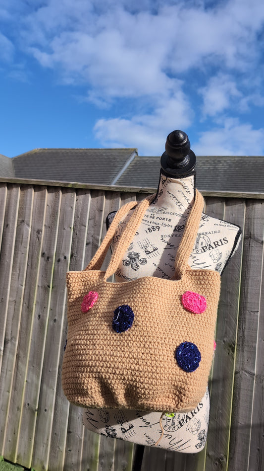 Crochet handbag